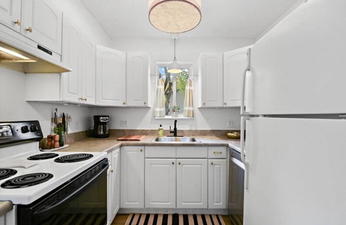 Spokane House | Chic Townhouse in Northtown
