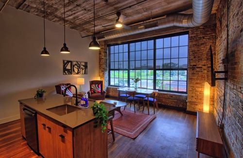 Midtown Hotel | Chic Ultramodern Loft Suite w/Designer Features