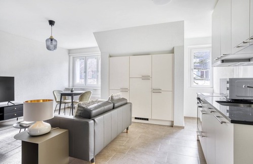 Unterstrass Apartment | Chic Unterstrass 2.5 Room w/Storage, 2 mins to market, by Blueground