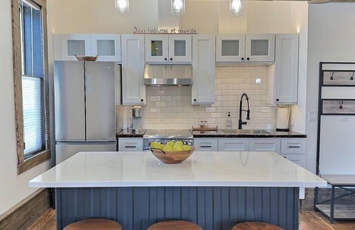 Big Timber Apartment | Chic Urban One-Bedroom Loft in downtown Big Timber w/Recreation All Around