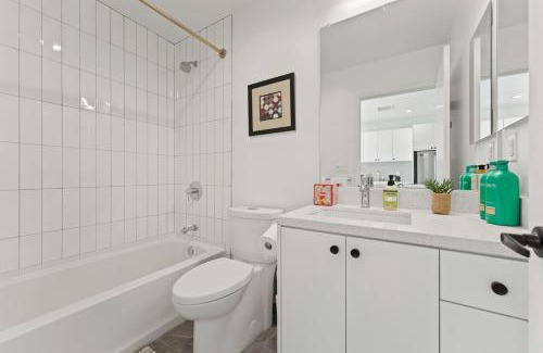 Koreatown Apartment | Chic Urban Retreat in LA- 2B1B Apartment