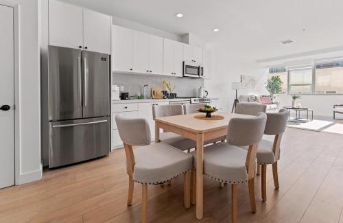 Koreatown Apartment | Chic Urban Retreat in LA- 2B1B Apartment
