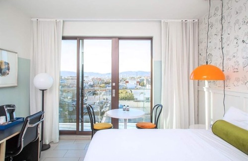 Venice Hotel | Chic Venice Room w/Balcony | Rooftop | Free Breakfast | Near Beach