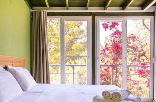 Akbuk Villa | Chic Villa w Garden 10 min to Sea in Akbuk Didim
