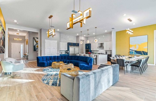 Loughman House | Chic Villa w/Music Studio, Bowling, Princess Theme BR, Theater - Mins to Disney