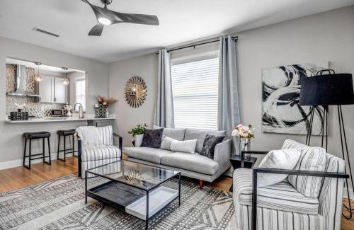 Southbank Apartment | Chic Waterfront Apartment in Downtown San Marco