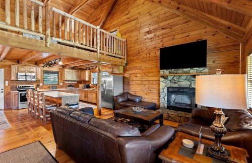 Stanton House | Chic Wooden Cabin with Hot-Tub, Ping-Pong Table and Fire Pit in Stanton, Kentucky
