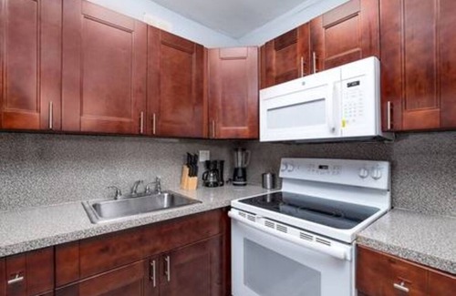 Coral Shores Apartment | Chic Zebra Condo - Prime Fort Lauderdale Spot