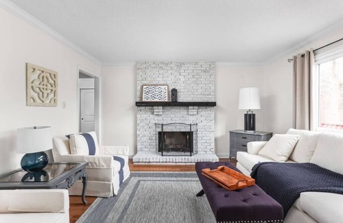 Zionsville House | Chic Zionsville Home | Sleeps 8 | Nr Downtown