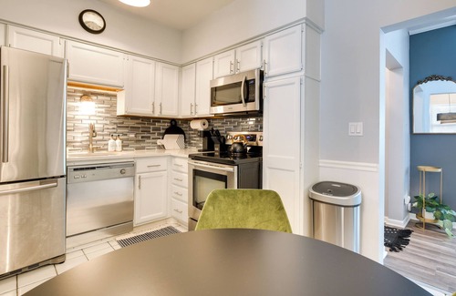 Lincoln Park Condo | Chicago Condo: Near Lincoln Park & DePaul!