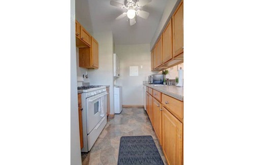 Merrillville Condo | Chicagoland/Northwest Indiana Corporate Condo Travel Nurses/Oil Refinery