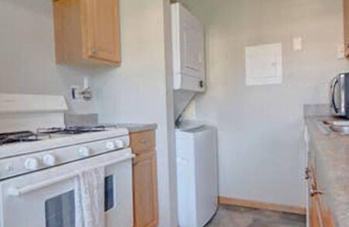 Merrillville Condo | Chicagoland/Northwest Indiana Corporate Condo Travel Nurses/Oil Refinery