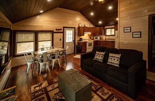 Land O Lakes Cabin | Chickadee Cabin on the Lake