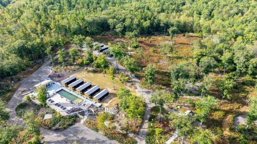 North Sebago Villa | CHICKADEE LIMIT 4 cabin