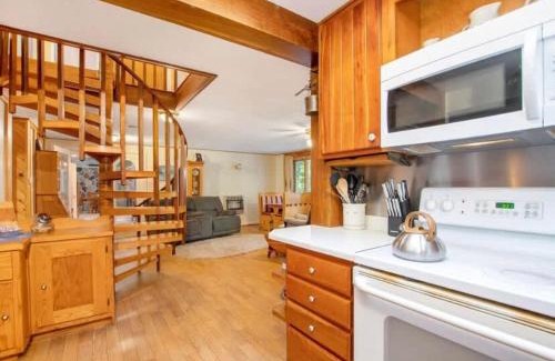 Luther House | Chickadee Lodge Welcomes you - Year Round FUN