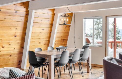 Tahoe Woods Apartment | Chickaree Chickadee Buyout by AvantStay 2 Sister Cabins