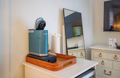 Historic Seaport Apartment | Chicken Run at Custom House Inn | Unbeatable Location On Duval!