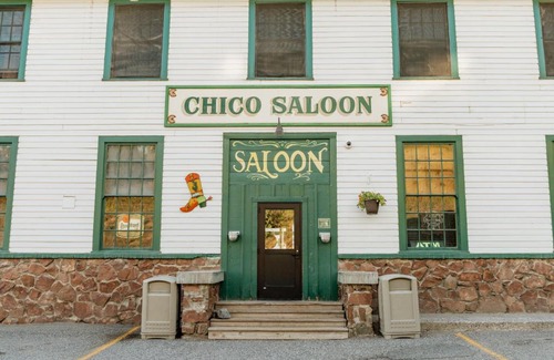 Pray Cabin | Chico Hot Springs Resort