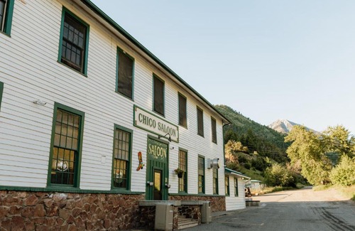 Pray Cabin | Chico Hot Springs Resort