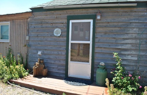 Pray Cabin | Chico Peak cabin near Yellowstone and Chico Hot Springs