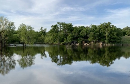 Chico House | Chico Texas Waterfront Ranch 20 acre Country Fishing Cabin Sleeps 11