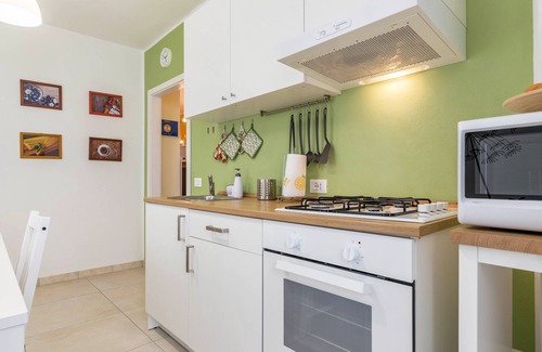 Barco Apartment | Child-Friendly Apartment “Le Quattro Stagioni” near Lake with Mountain View