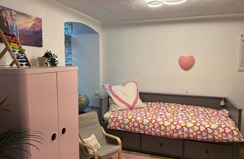 Ediger House | Child-friendly vacation home with terrace and Moselle view