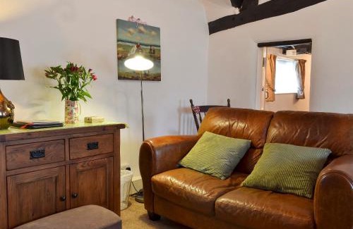 Hale Village House | Childe Of Hale Cottage - 27896