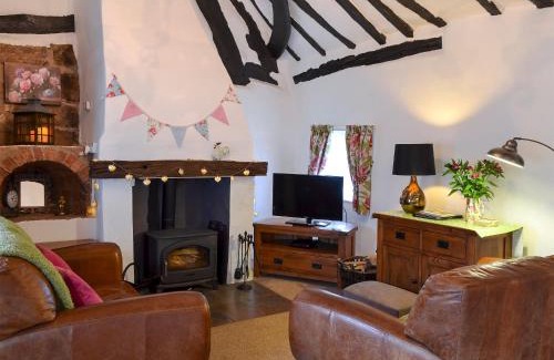 Hale Village House | Childe Of Hale Cottage - 27896