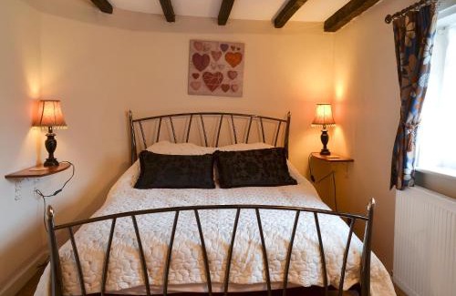 Hale Village House | Childe Of Hale Cottage - 27896