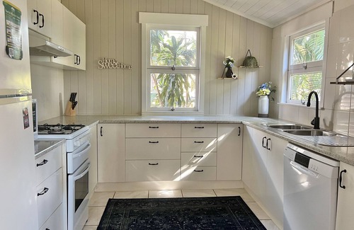Childers House | Childers charmer - with aircon, WIFI and modern luxuries