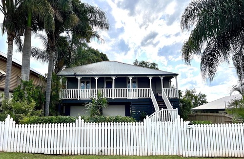 Childers House | Childers charmer - with aircon, WIFI and modern luxuries