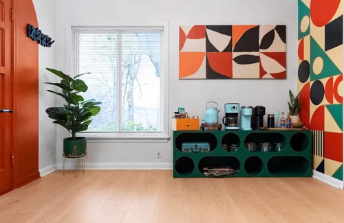 Greater South River City House | Chill Hideaway: Steps to Bars + Sauna & Hot Tub