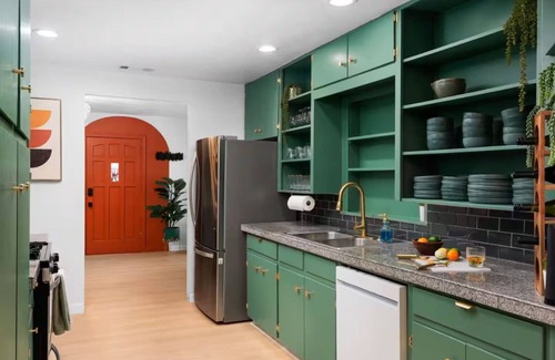 Greater South River City House | Chill Hideaway: Steps to Bars + Sauna & Hot Tub