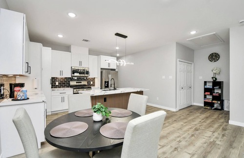 Northside House | Chill House, Private and Relaxing House with Hot Tub Spa and Games