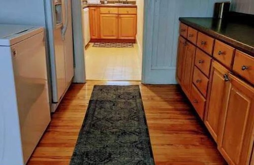 Scarborough Condo | Chill on the rooftop! Across from the beach!