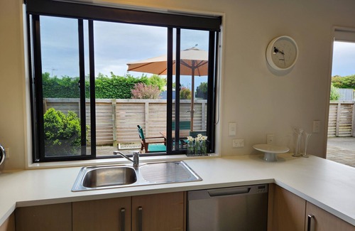 Waikanae Apartment | Chill on Trigg