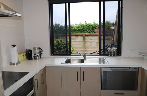 Waikanae Apartment | Chill on Trigg