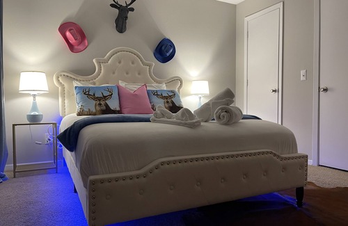 Acworth Apartment | Chill-out Apt Near Lake Allatoona and KSU