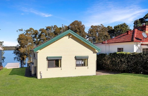 Basin View House | Chill Out at the Basin by Experience Jervis Bay