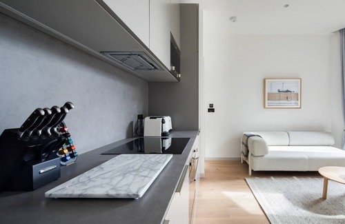 Fitzrovia Apartment | Chill Oxford Street 2BR - Netflix & Natural Light