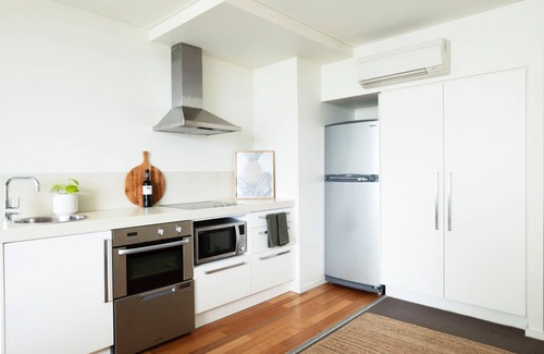 Nelson Bay Apartment | Chillin at Oaks, Centre of Nelson Bay with a pool. Mid Week Stay Special now on.