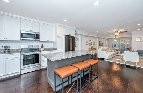 Old Village House | Chillin' In Charleston - Close to Downtown & Beach