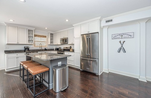 Old Village House | Chillin' In Charleston - Close to Downtown & Beach