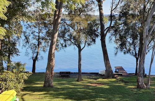 Mannering Park House | Chilling Lakeside on Lake Macquarie