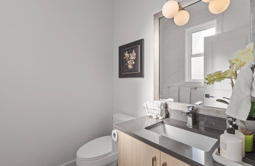 Chilliwack Proper Village West House | Chilliwack Gem 4BR, Studio Bliss