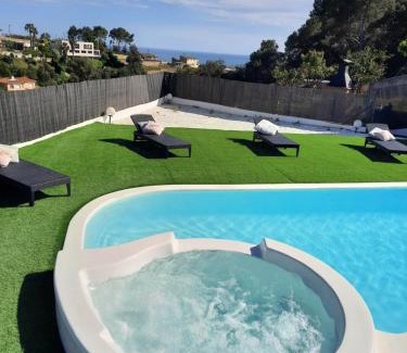 Santa Susanna Villa | Chillout House with heated pool 29 C Sea & Mountain view