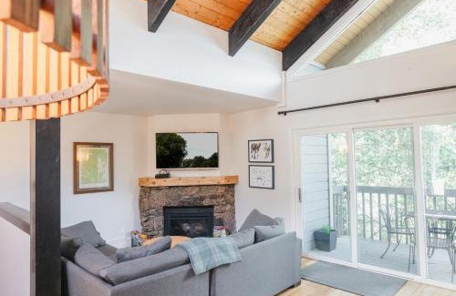 Intermountain House | Chillside Chalet Modern West Vail Townhouse!