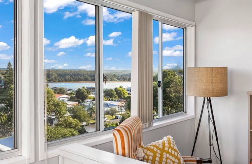 Burrill Lake House | Chilltown - Coastal Escape with Lake and Mountain Views
