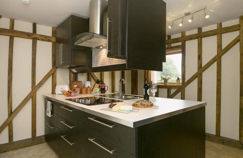 Cowbeech House | Chilsham Barn